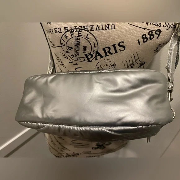 Like New Talbots Metallic Quilted Crossbody Bag silver - Picture 6 of 10